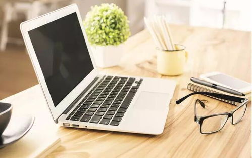 如何在電腦上正確連接手機耳機并實現通訊功能